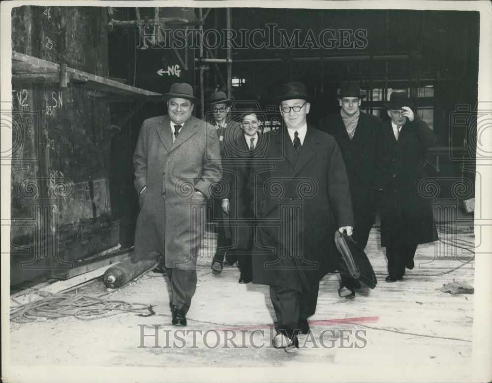 1955 Press Photo Western Germany's "Atom Minister" Visits Harwell - Historic Images