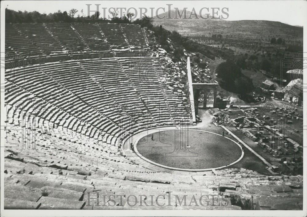 Press Photo Greece Epidaurus Theatre With World Reknown Round Seating - Historic Images