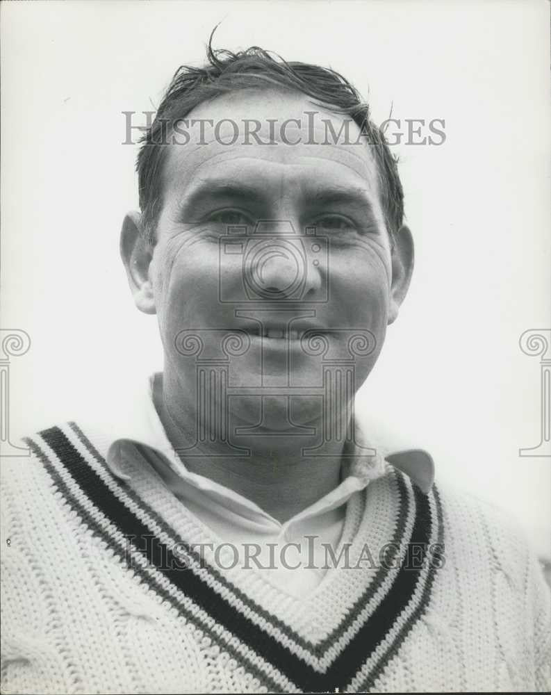 1969 Press Photo Illingworth to Caption England.In a Cheerful mood today - Historic Images