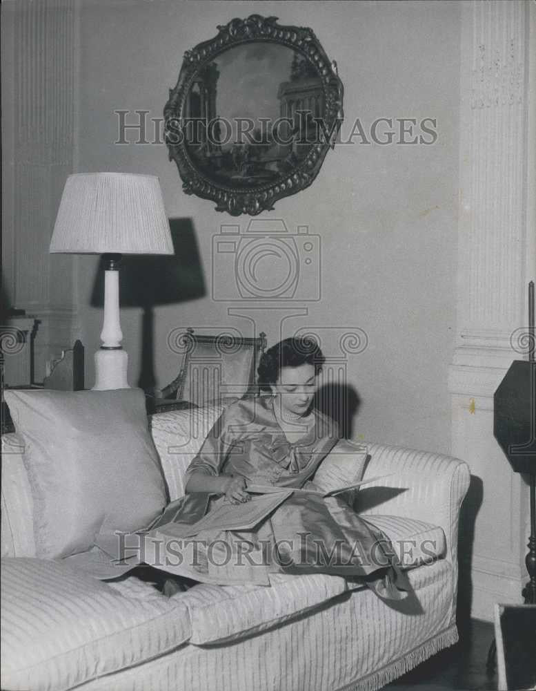 Press Photo She Will Attend The Queen on Coronation Day. - Historic Images