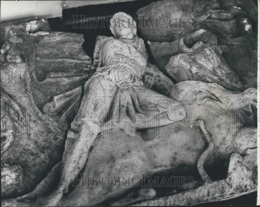 Press Photo  Ancient Romsn Ruins "Casrtrum" at Dunsujveros in Hungary - Historic Images