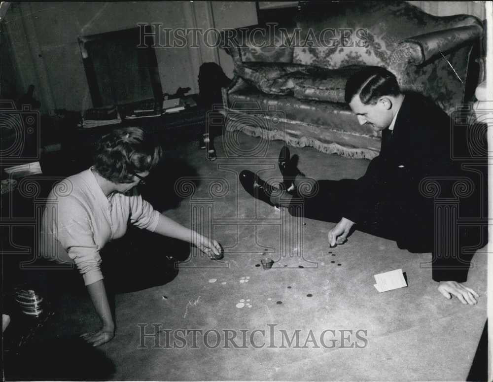 Press Photo Lord Strashcarron Practices PLaying Tiddleywinks - Historic Images