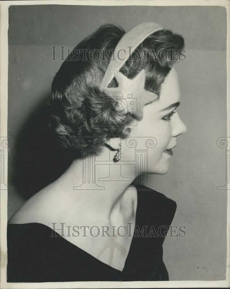 Press Photo &quot;Saucy&quot; Easter Hats for New Hair Styles...A Star and a Spangle - Historic Images