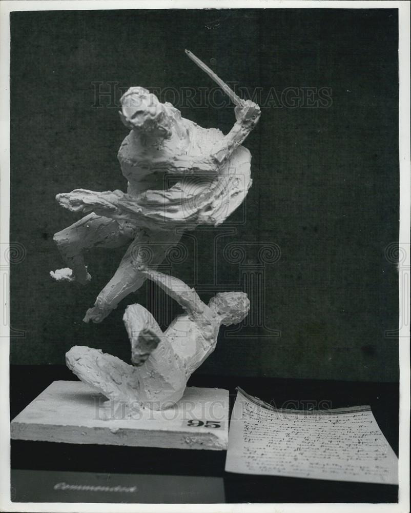 1954 Press Photo one of sculpture competition winners - Historic Images