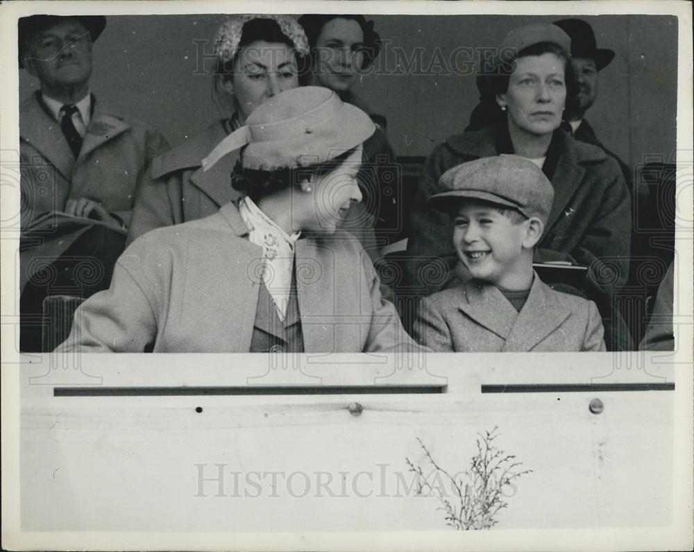 1955 Press Photo H.M. The Queen &amp; Prince Charles - Historic Images