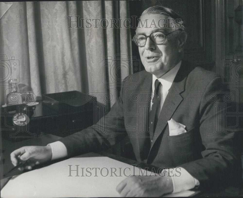 1968 Press Photo Lord Shackleton Takes Over As Head Of Civil Service - Historic Images
