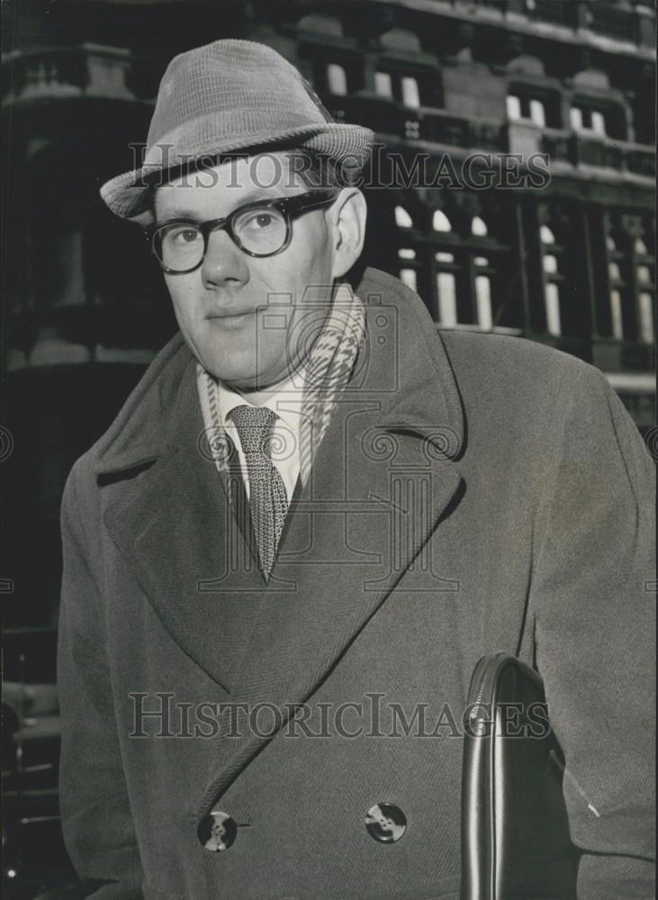 1963 Press Photo Desmond Clough, Vassell Spy Case, Radcliffe Hearing - Historic Images