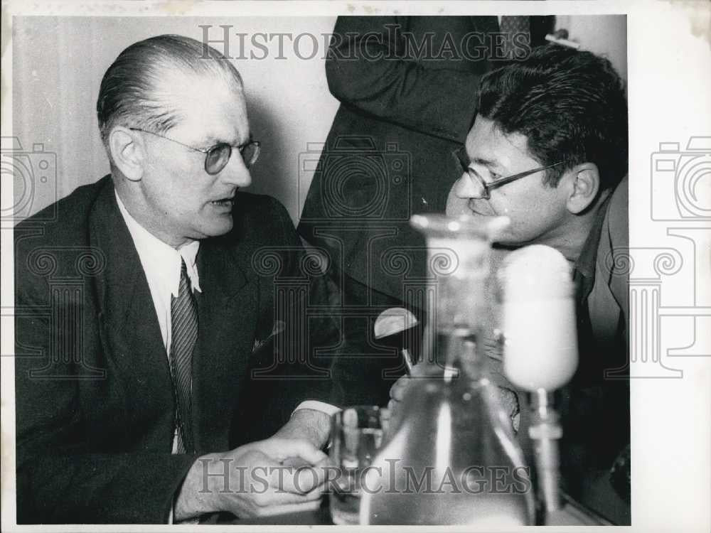 1953 Press Photo Edgar Sanders Discharged From Hungarian Imprisonment - Historic Images