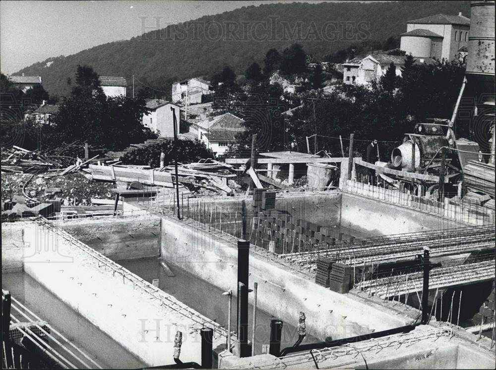 Press Photo Swiss Aid Construction In Progress After Earthquake Recovery - Historic Images