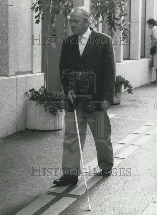 1984 Press Photo Europe puts lines on pavement to help the blind get around - Historic Images