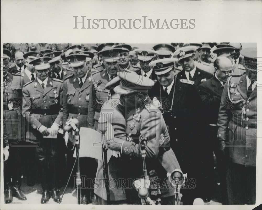 1953 Press Photo Portuguese President attends Spanish Maneuvers - Historic Images