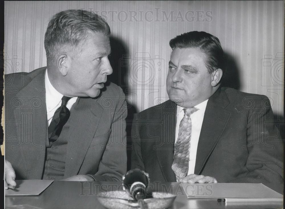 1957 Press Photo US-Secretary Of Defense McElroy &amp; Germany&#39;s Strauss - Historic Images