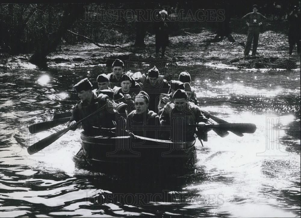 1960 Press Photo British troups in Berlin for &quot;Lode Star Manoeuvre&quot;. - Historic Images