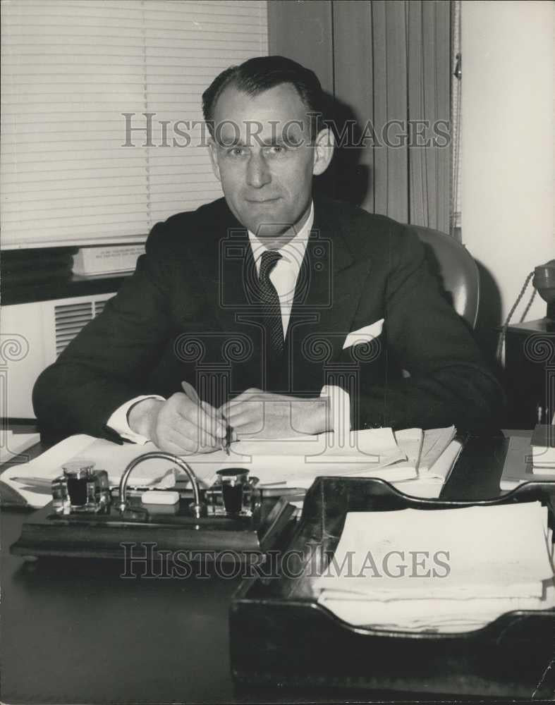 1963 Press Photo Thomas Galbraith Takes Up New Post Resigns Post - Historic Images