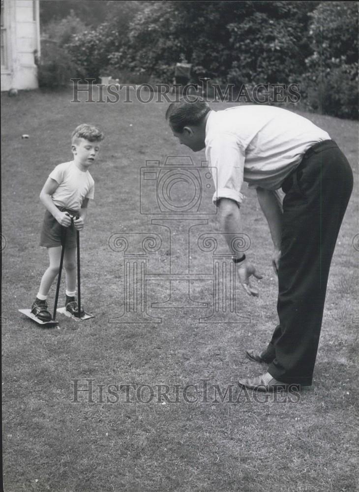 Press Photo Specialist tutor for the handicapped children, - Historic Images