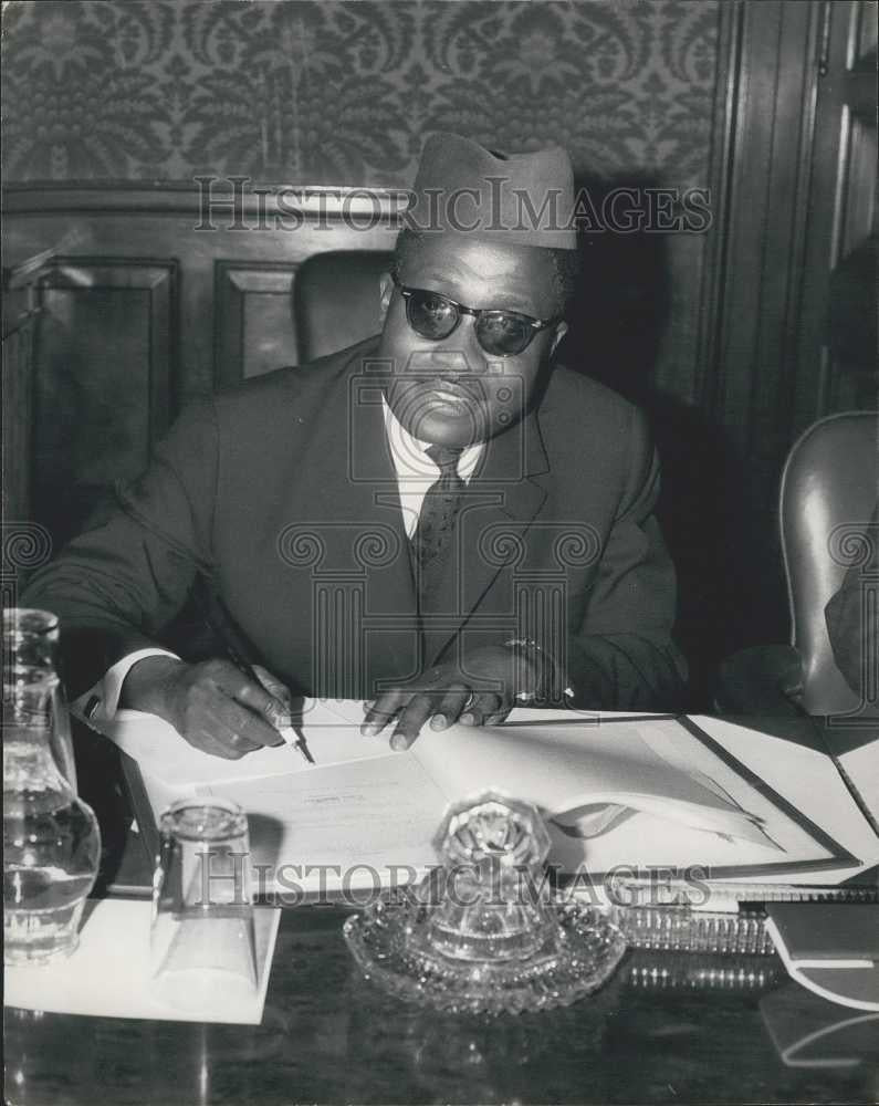 1963 Press Photo Mr Vicotr Kanga  of Cameroons - Historic Images