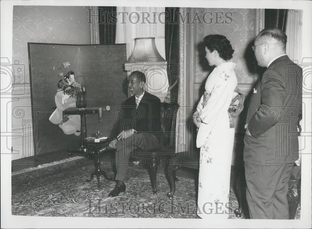 1959 Press Photo Japanese Premier Mr.Kishi &amp; Wife - Historic Images