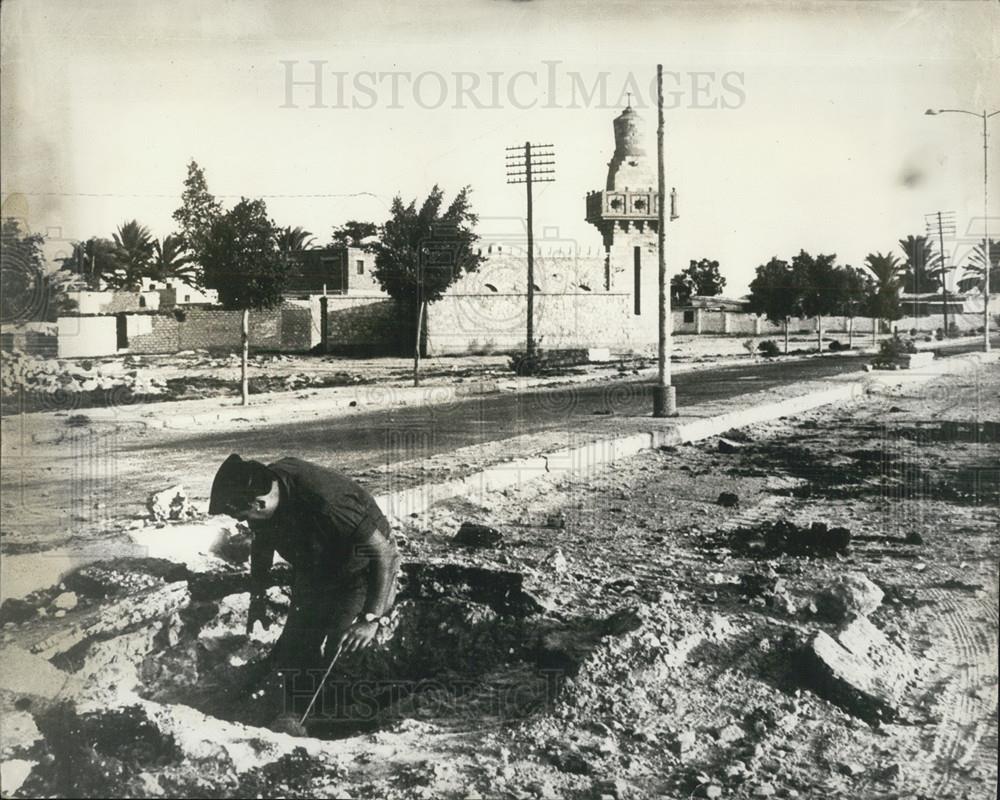 1968 Press Photo Israeli and Egyptian Troops in Artillery Battle - Historic Images