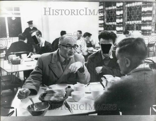 Press Photo Lord Stonham Collects His Meal - Historic Images