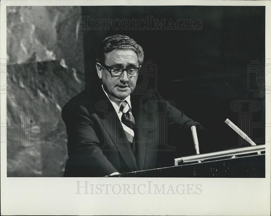 1976 Press Photo H. Kissinger  -UN Assembly - Historic Images