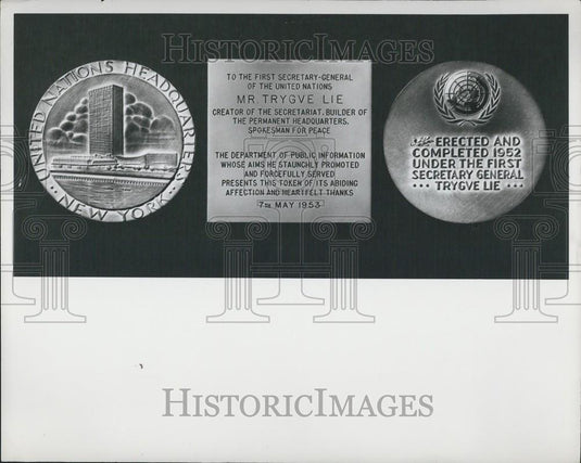 1953 Press Photo Memorial medallion for ex Sec Gen of UN Trygve Lie - Historic Images