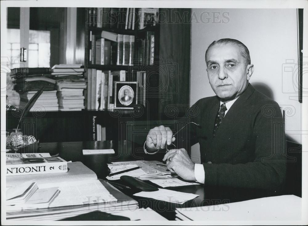 Press Photo Carvalho Pinto In His Office - Historic Images