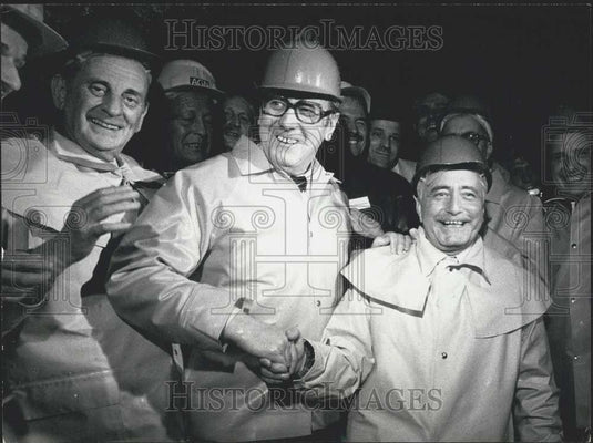 1976 Press Photo Swiss Minister of Interior Affairs & Minister of Economics - Historic Images