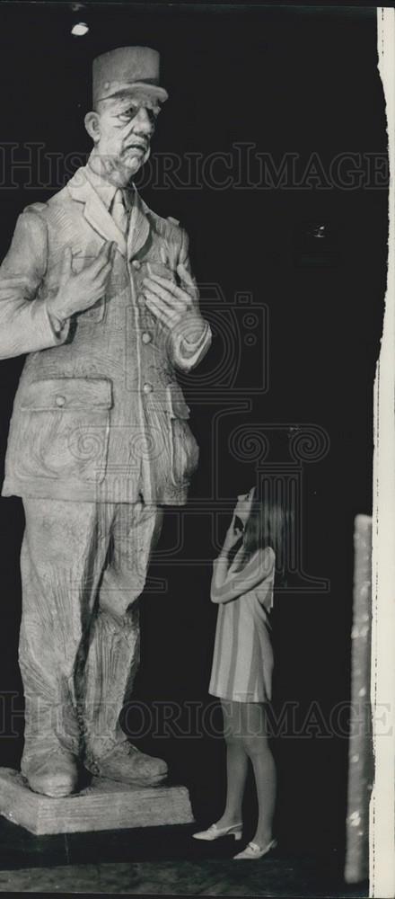 1967 Press Photo President de Gaulle 2xs Size In Concrete At Madama Tussauds - Historic Images