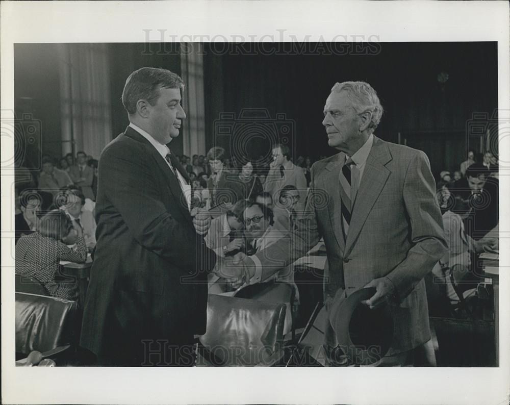 1977 Press Photo Bert Lance,US Office Of Management And Budget, Clark Clifford - Historic Images