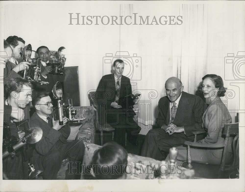 1960 Press Photo American Film Producer Sam Goldwyn Holds Press Conference - Historic Images