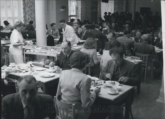 Press Photo L.C.C. West End Restaurant, Oxford Street - Historic Images