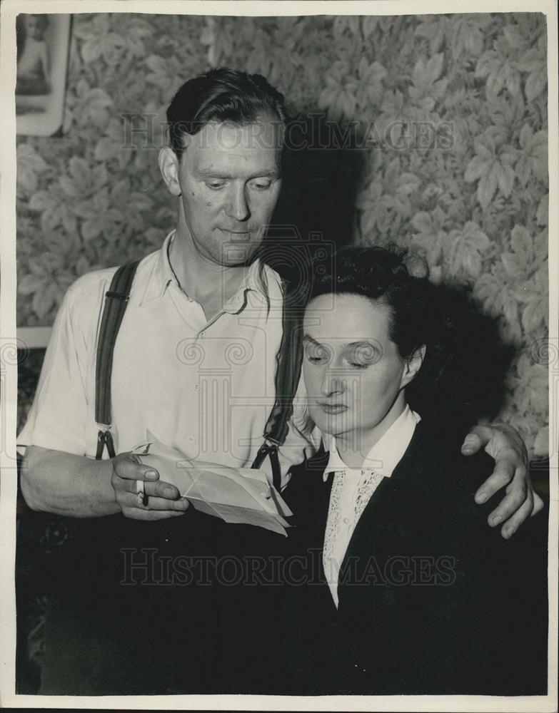 1953 Press Photo Mr. and Mrs. Harry Rigden, parents of the kidnapped boy - Historic Images