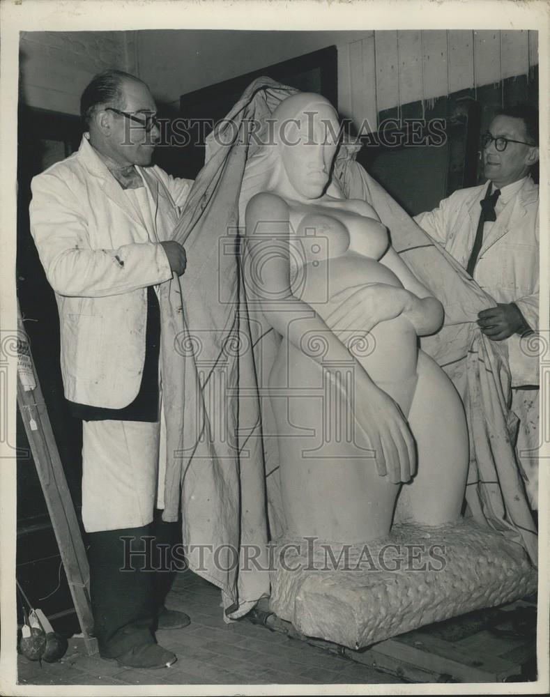 1958 Press Photo Epstein&#39; s Sculpture &quot;Genesis&quot; - Historic Images