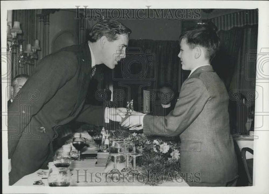 1960 Press Photo Anthony Jones Does First Event Without Princess Margaret - Historic Images