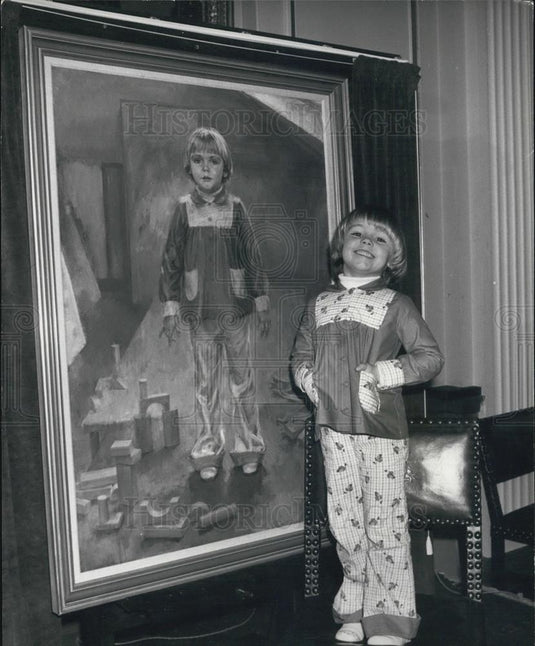 1974 Press Photo Katie Goodwin Miss Pears Unveils Her Portrait Painters' Hall - Historic Images