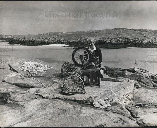 Press Photo Mrs. Morrison who lives in seclusion in an ancient crofter's cottage - Historic Images