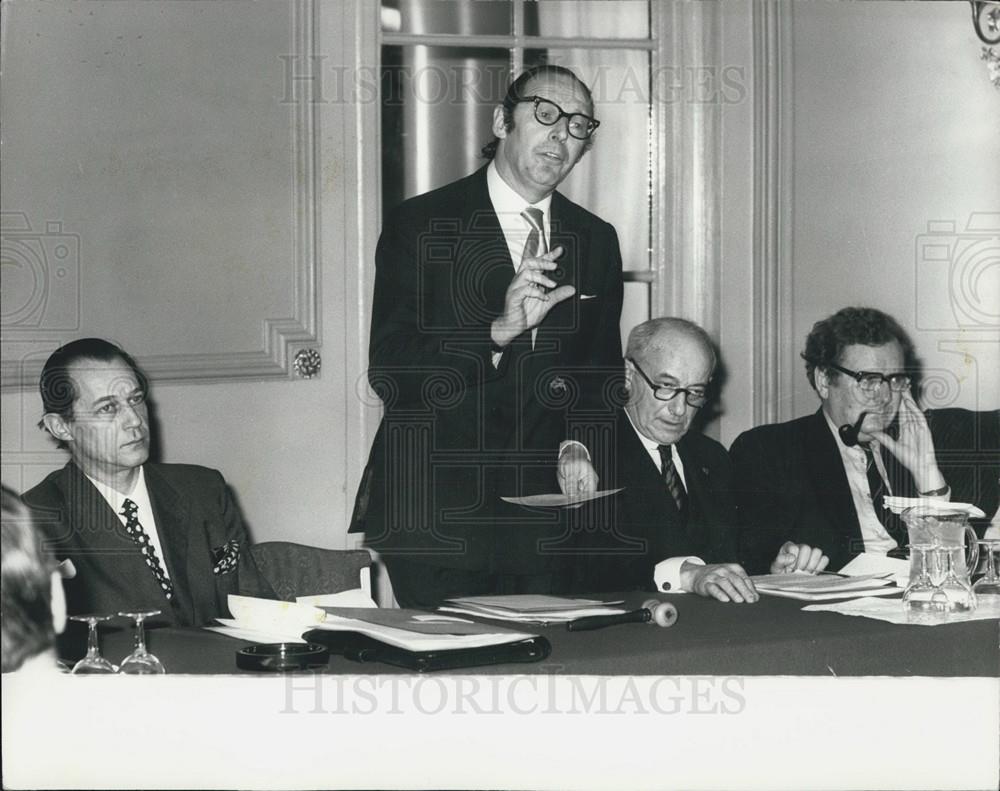 1973 Press Photo American and European personalities give details of the Europe- - Historic Images