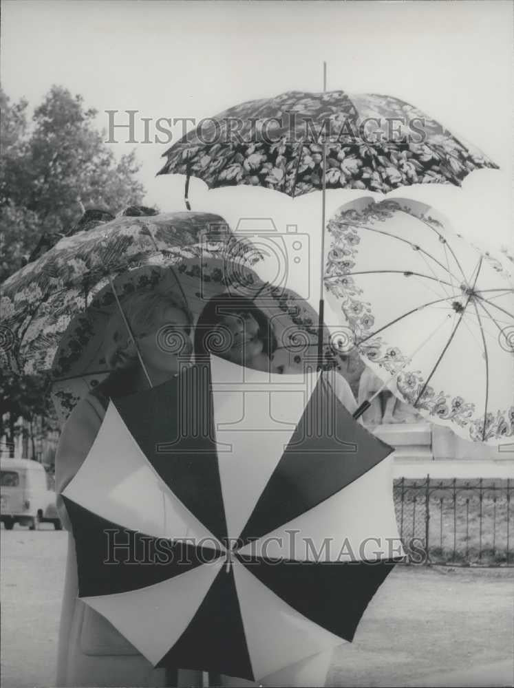 1964 Press Photo French Umbrellas - Historic Images