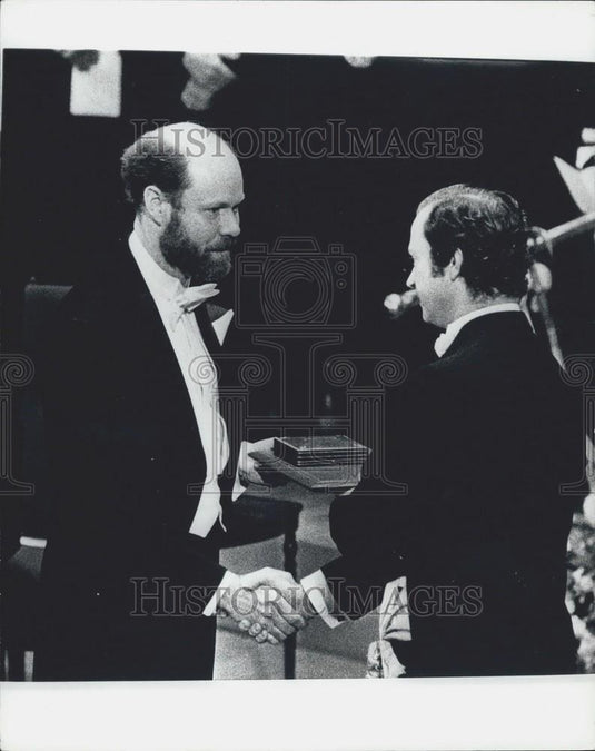 1978 Press Photo Nobel Prize, Physicist Robert Wilson, King Carl Gustaf - Historic Images