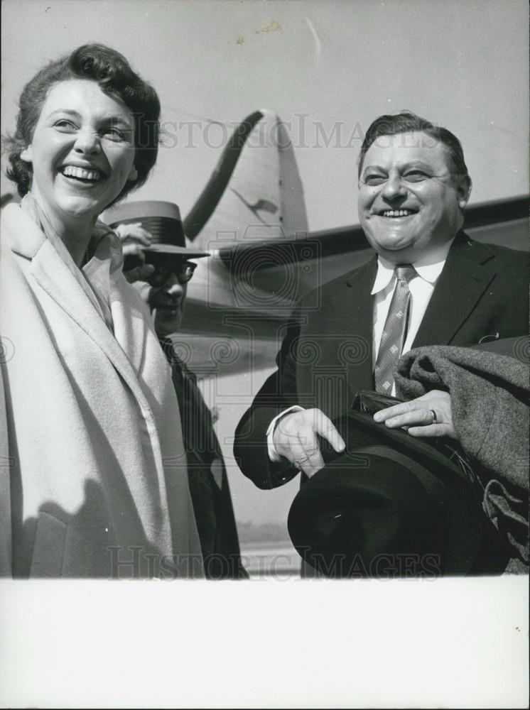 1958 Press Photo Minister of Defense Franz Josef Strauss at Dusseldorf Airport - Historic Images