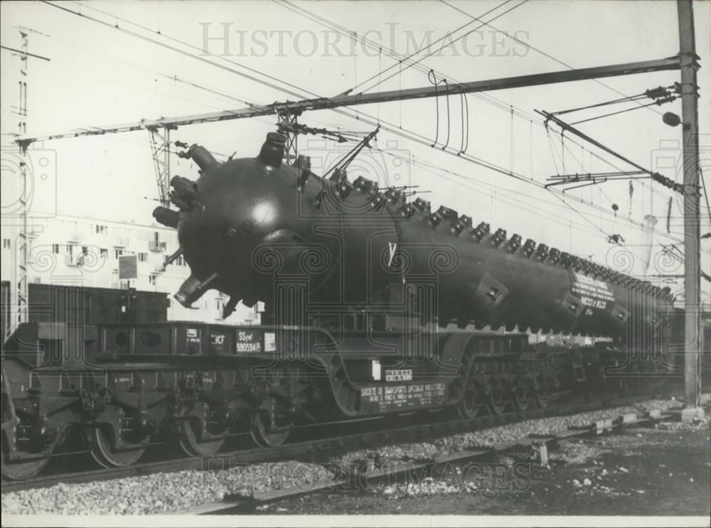 1966 Press Photo Tank Built For Electric Power Taking Train Aubervillers Paris - Historic Images