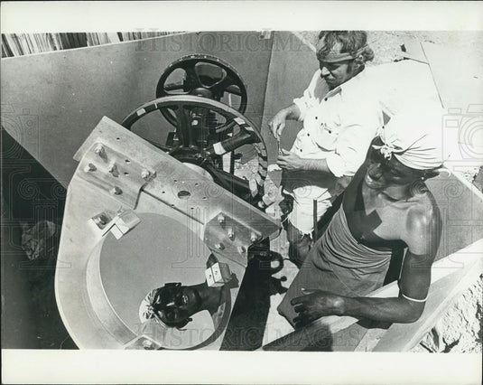 Press Photo Francis Cooks of the University of Miami & his collostat - Historic Images