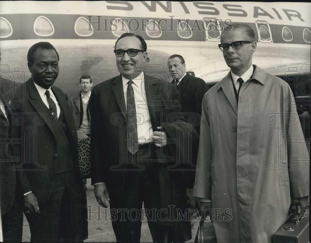 1967 Press Photo UN Misson to Aden Arrives For Talks With George Brown - Historic Images