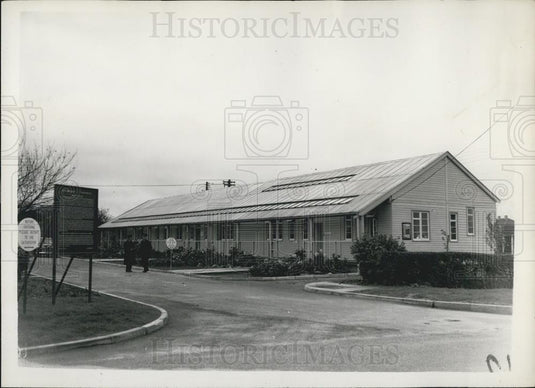 Press Photo entrance to Ashwell Open Prison - Historic Images