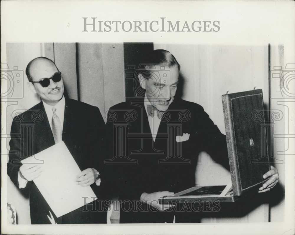 1955 Press Photo Reception In Honor of British Ambassador Ambassador In Cairo - Historic Images