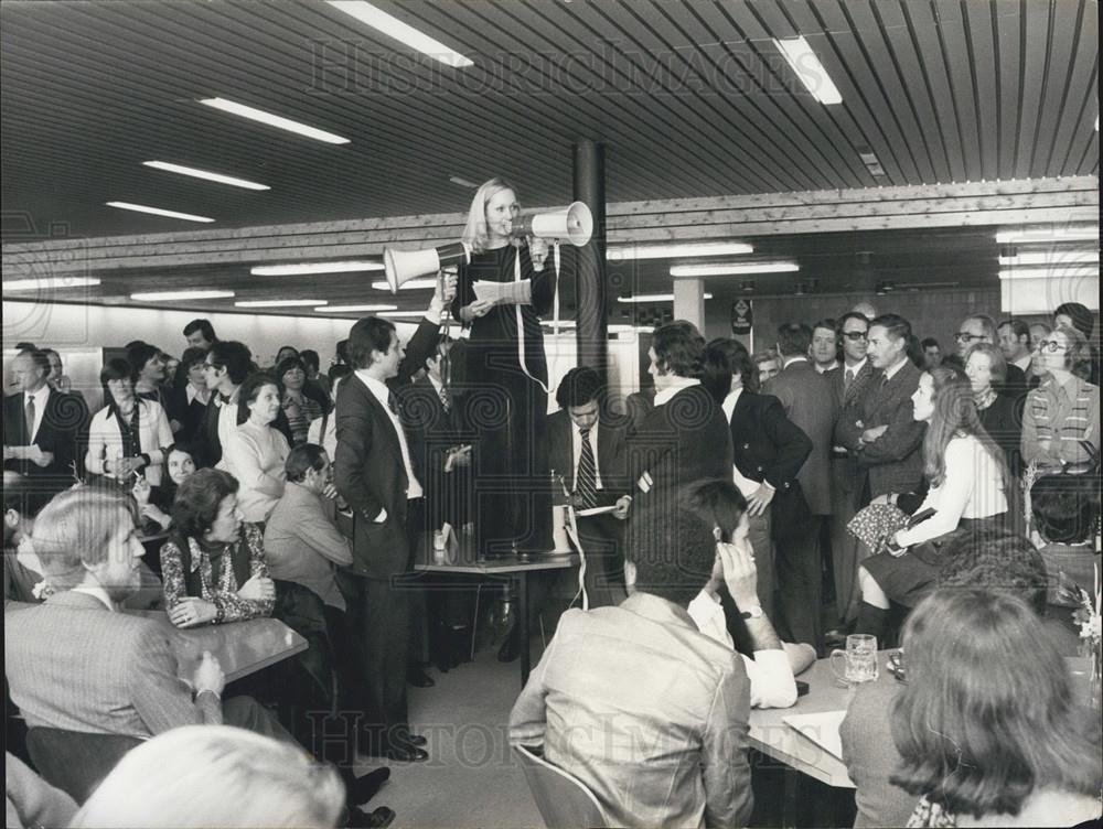 1976 Press Photo Strike of United-Nations-Employees in Geneva - Historic Images