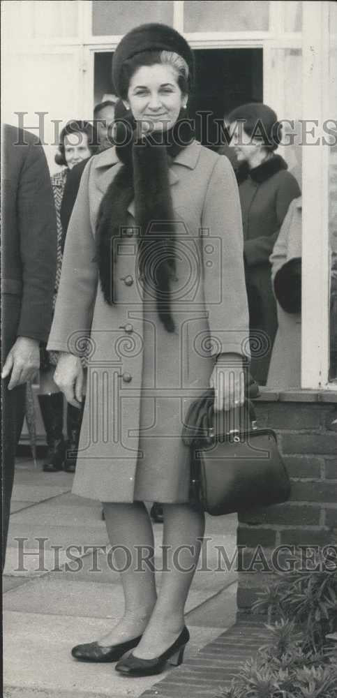 Press Photo Mrs. Ribicic, wife of the Yugoslavian Prime Minister, - Historic Images