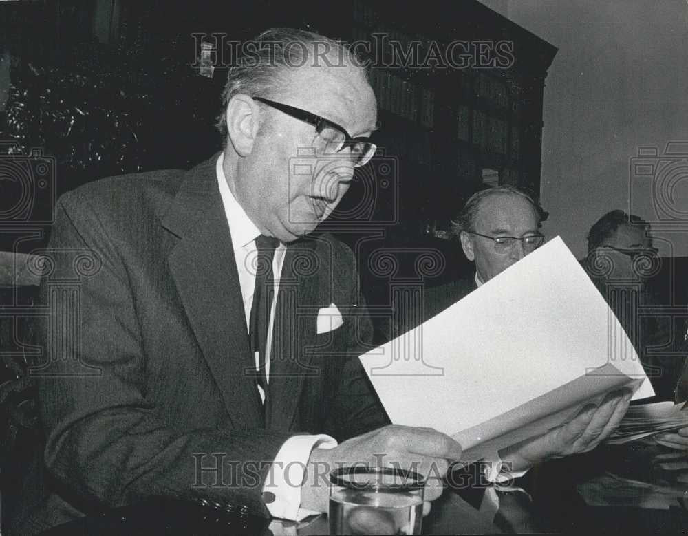 1973 Press Photo Sir Stanley Morton Chairman Building Societies&#39; Association - Historic Images