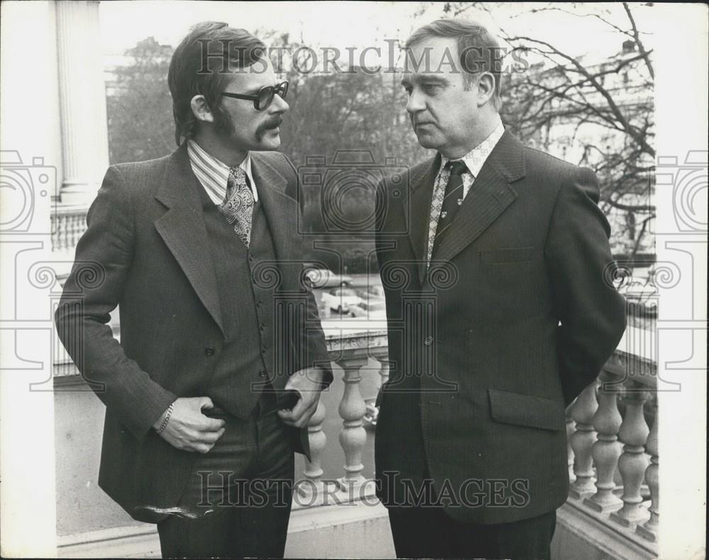 1973 Press Photo William Craig Addresses Foreign Press Association - Historic Images