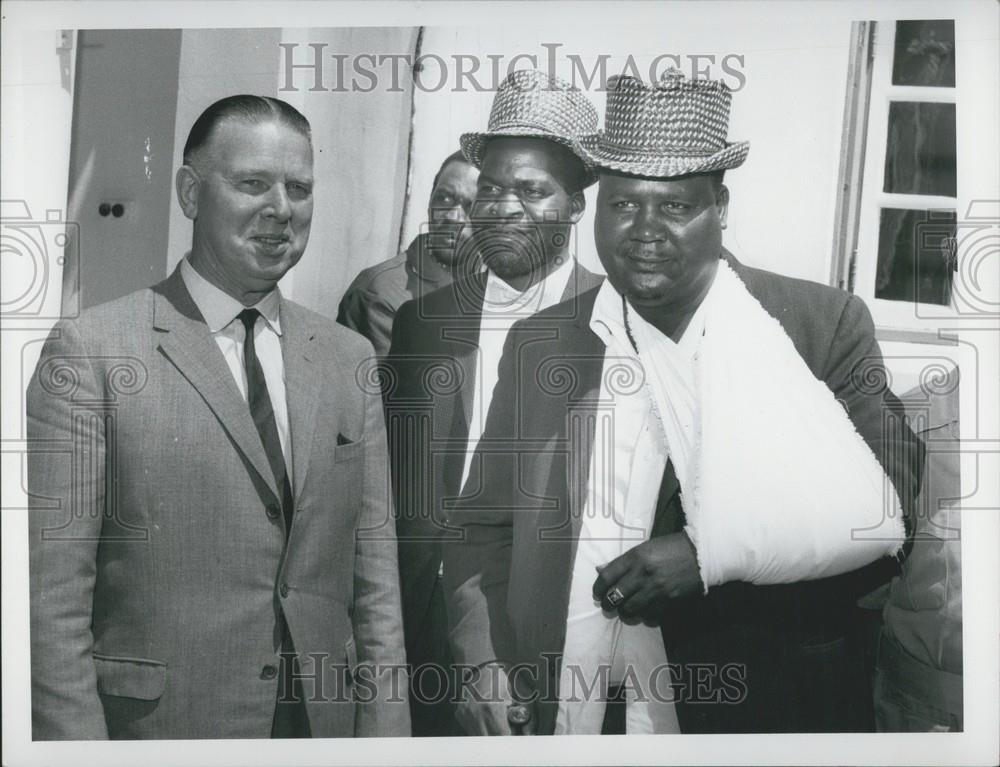 1965 Press Photo Commonwealth Secretary Arthur Bottomley With Joshua Nkomo - Historic Images